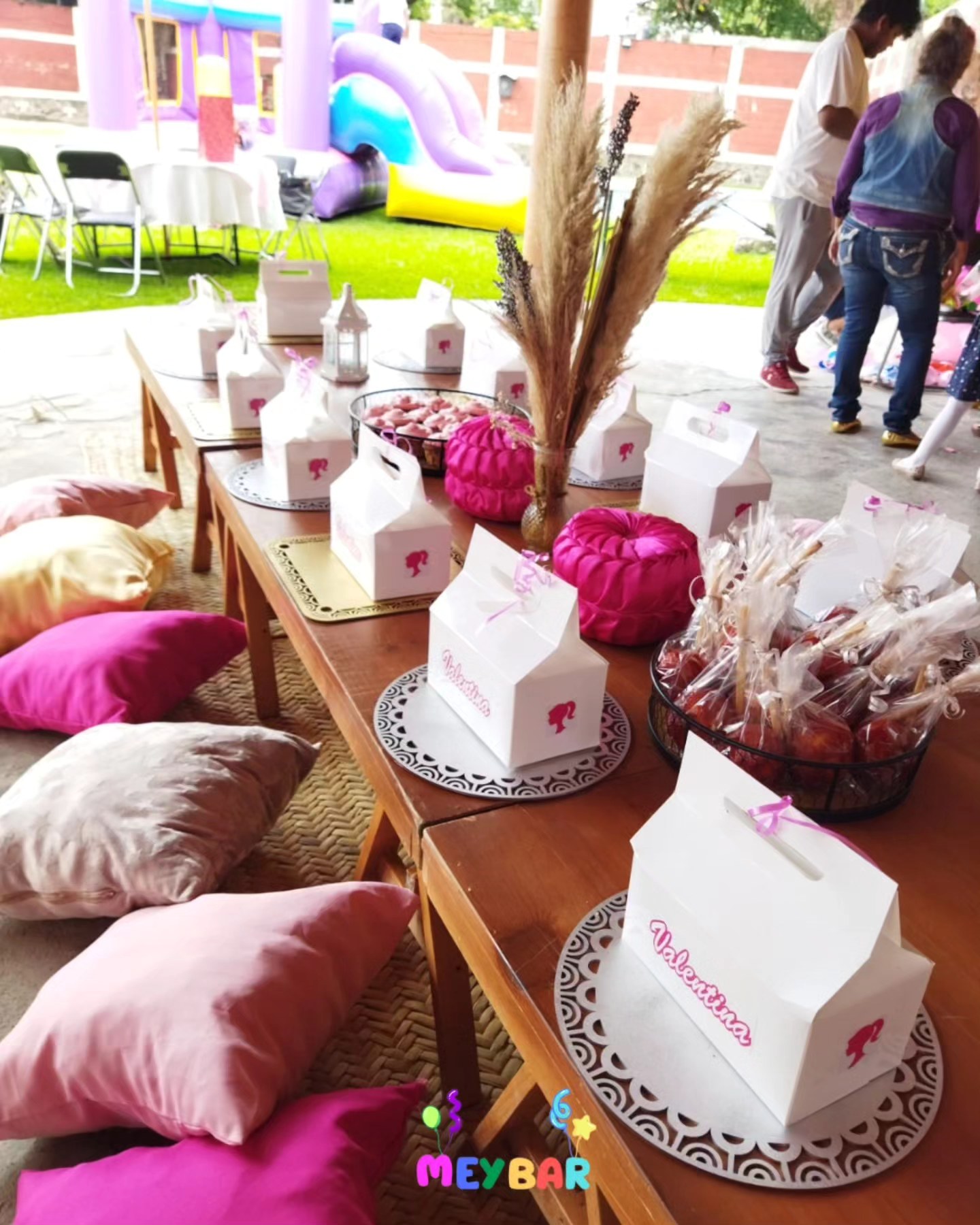 Mesa de dulces y decoración